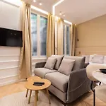 Modern Studio Near Place De La Nation