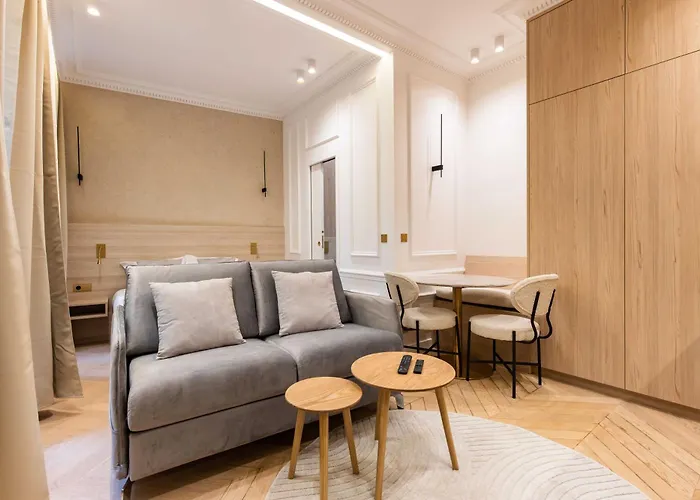 Modern Studio Near Place De La Nation
